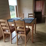 Letniskowe Miedzy Jeziorami W Lipnicy Feriehus *