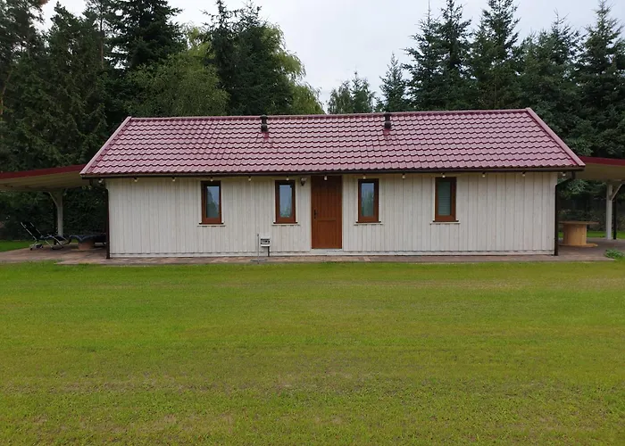 Letniskowe Miedzy Jeziorami W Lipnicy Holiday home *